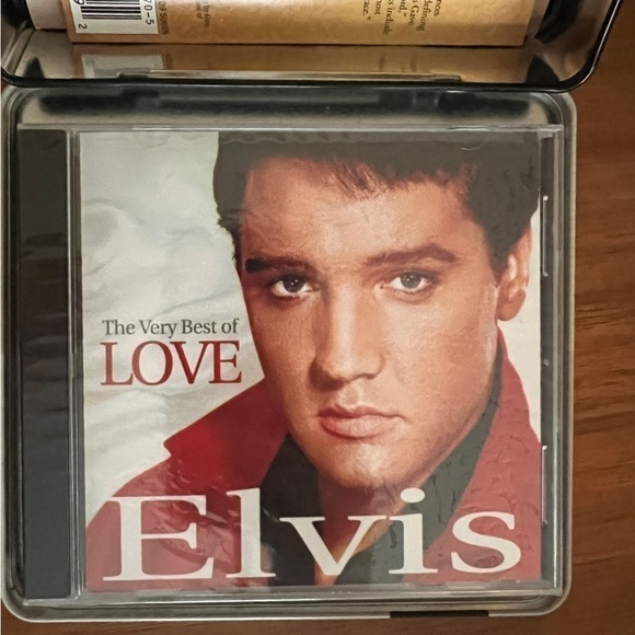 Elvis Presley Collector’s Edition 3-Disc Set (2 CDs and 1 DVD) - Picture 5 of 6